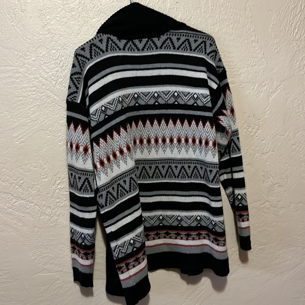 Retro Ransom Sweater - Picture 3 of 3